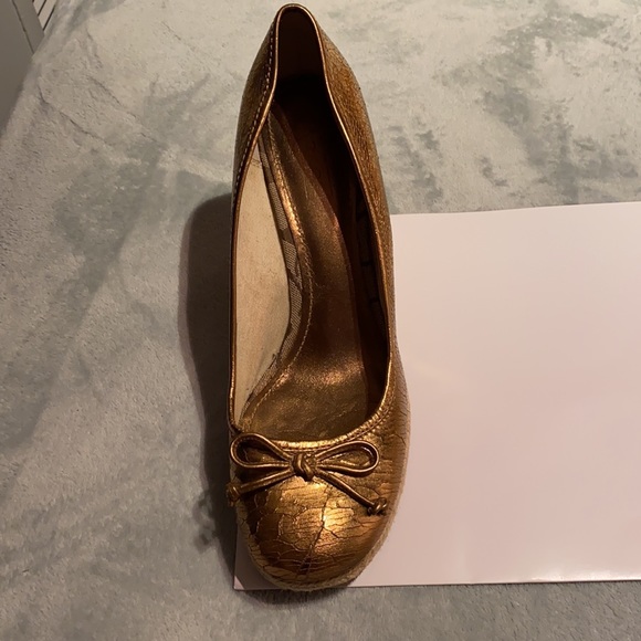 Size 9 Coach wedge shoe - Picture 2 of 5